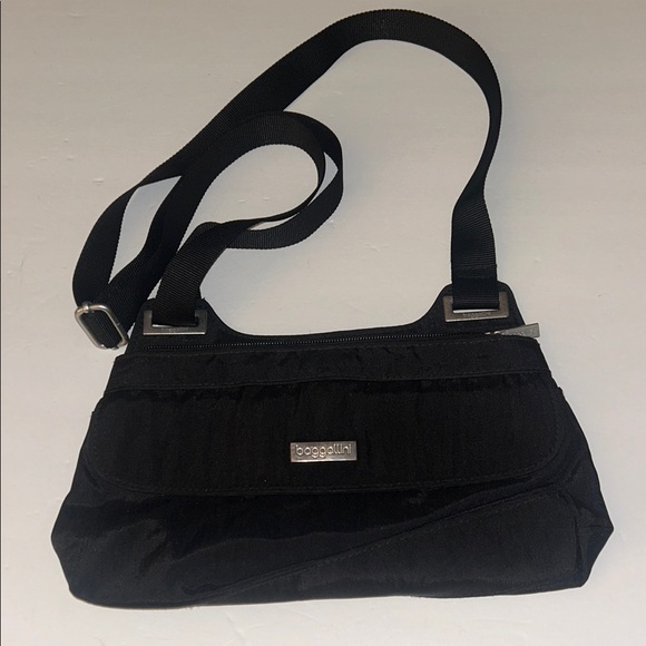 Baggallini Handbags - Baggallini Sleek Black Crossbody RFID  Bag